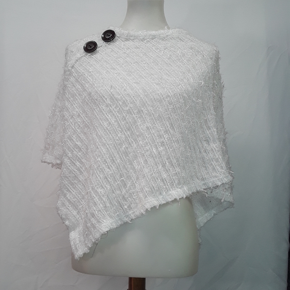 🆕️⚪White Shawl⚪🆕️ - Picture 2 of 4